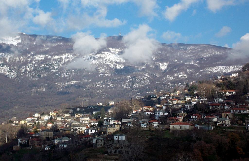 Sarafis Guesthouse Agios Lavrentios 外观 照片